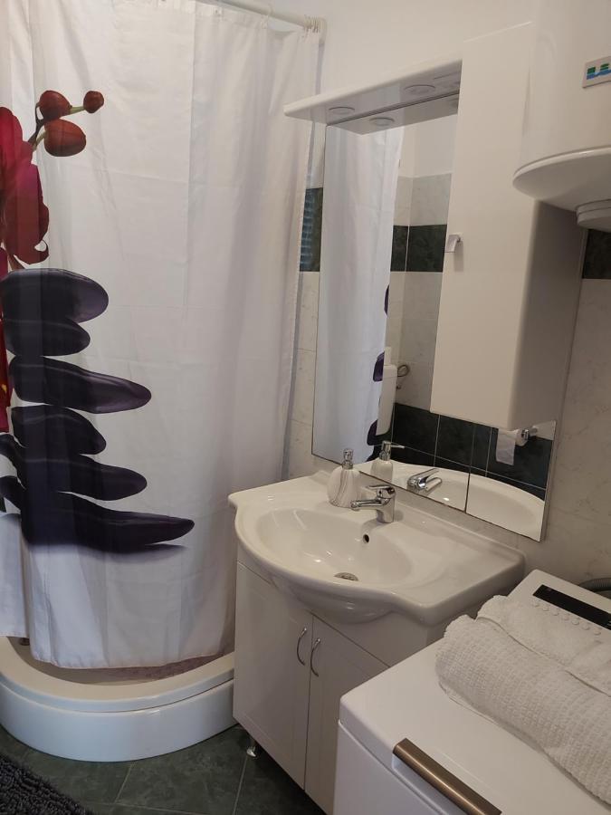 Apartment Valeria Лопар Экстерьер фото