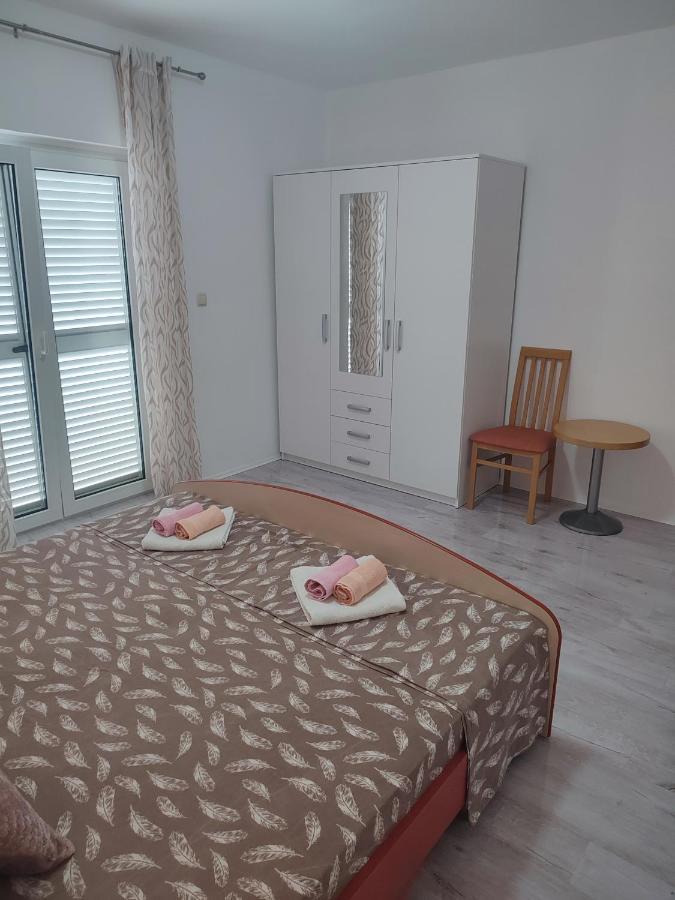 Apartment Valeria Лопар Экстерьер фото